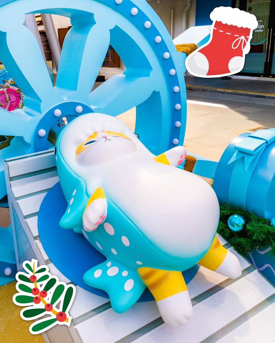 Festive decorations at Clarke Quay