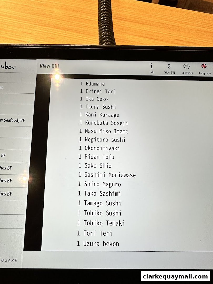 A digital display showing a list of Japanese food items and quantities.