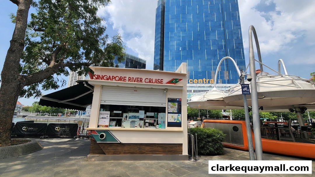 River Cruise ClarkeQuay stand
