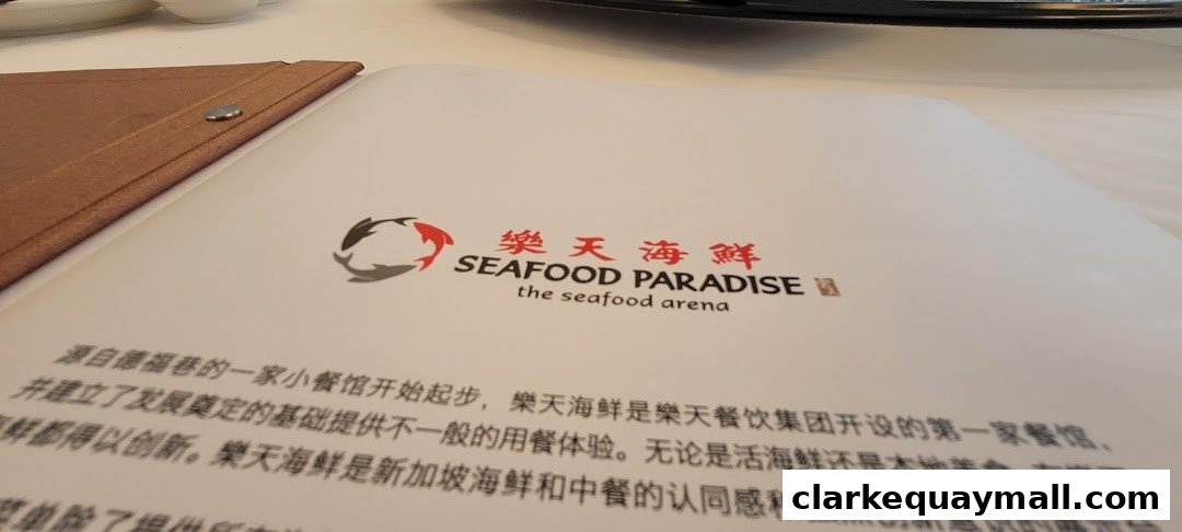 A menu from Seafood Paradise restaurant with Chinese and English text.